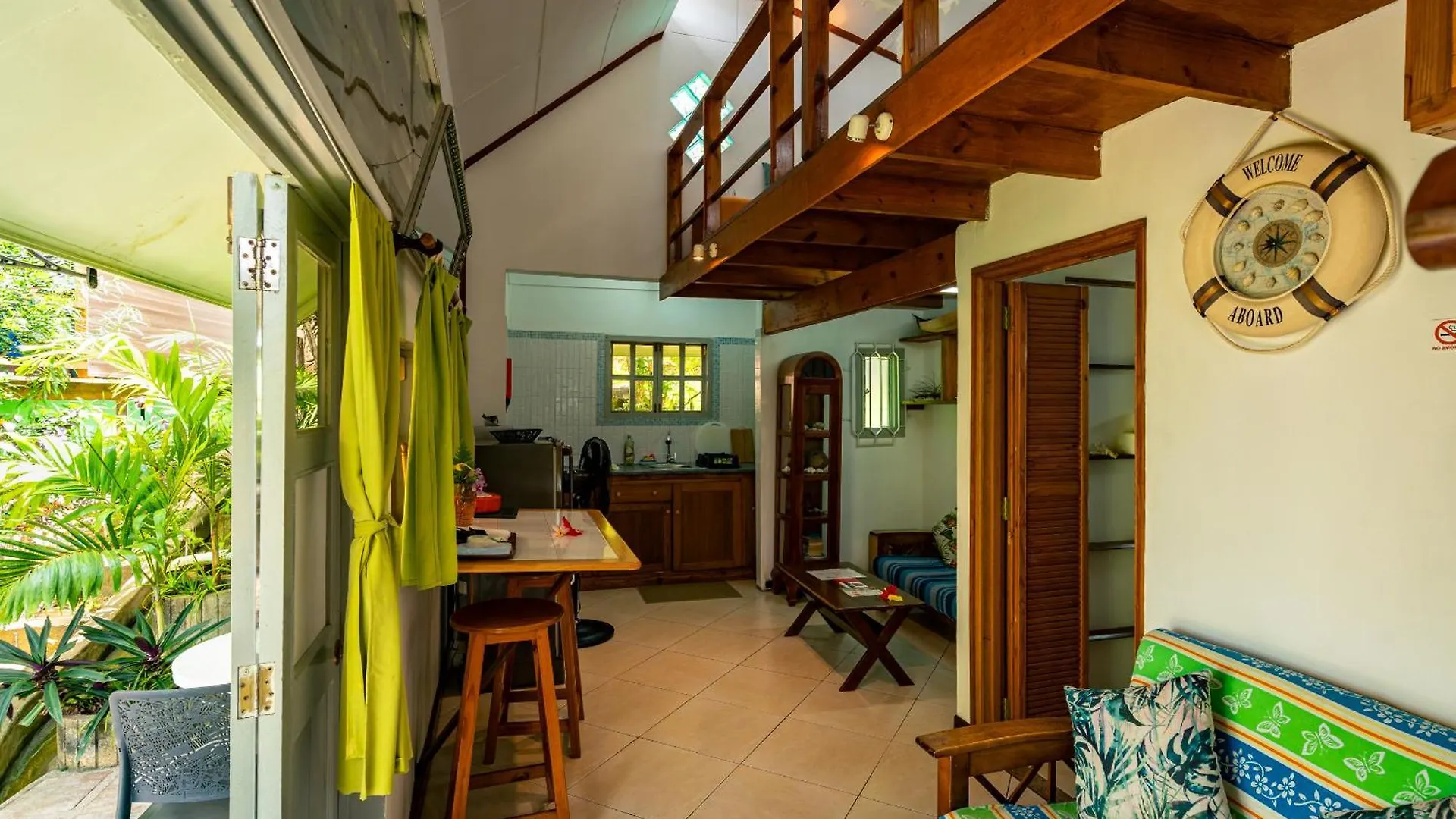 Lemongrass Lodge Beau Vallon  0*, Beau Vallon (Mahe)