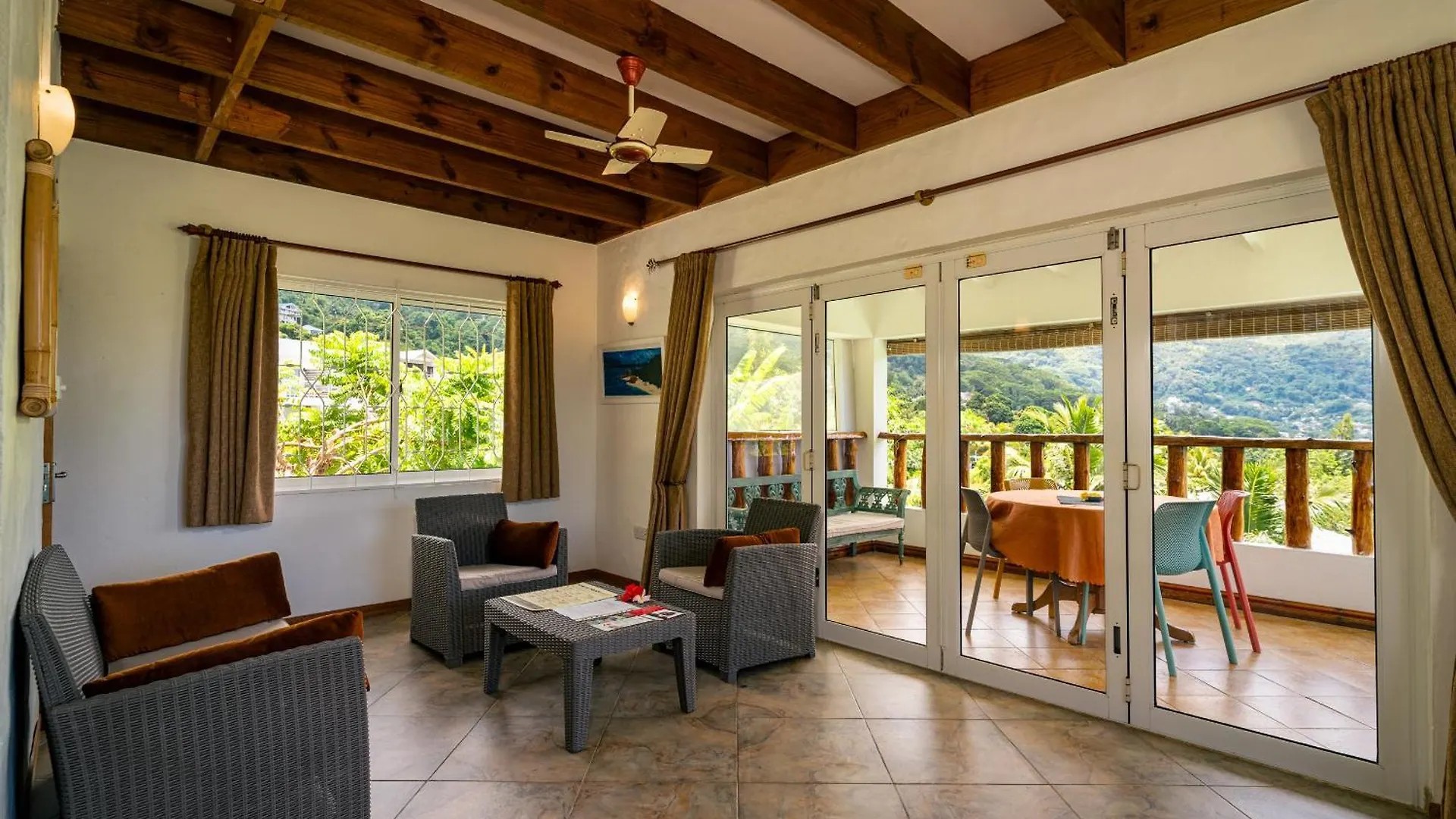 Lemongrass Lodge Beau Vallon  Beau Vallon (Mahe)