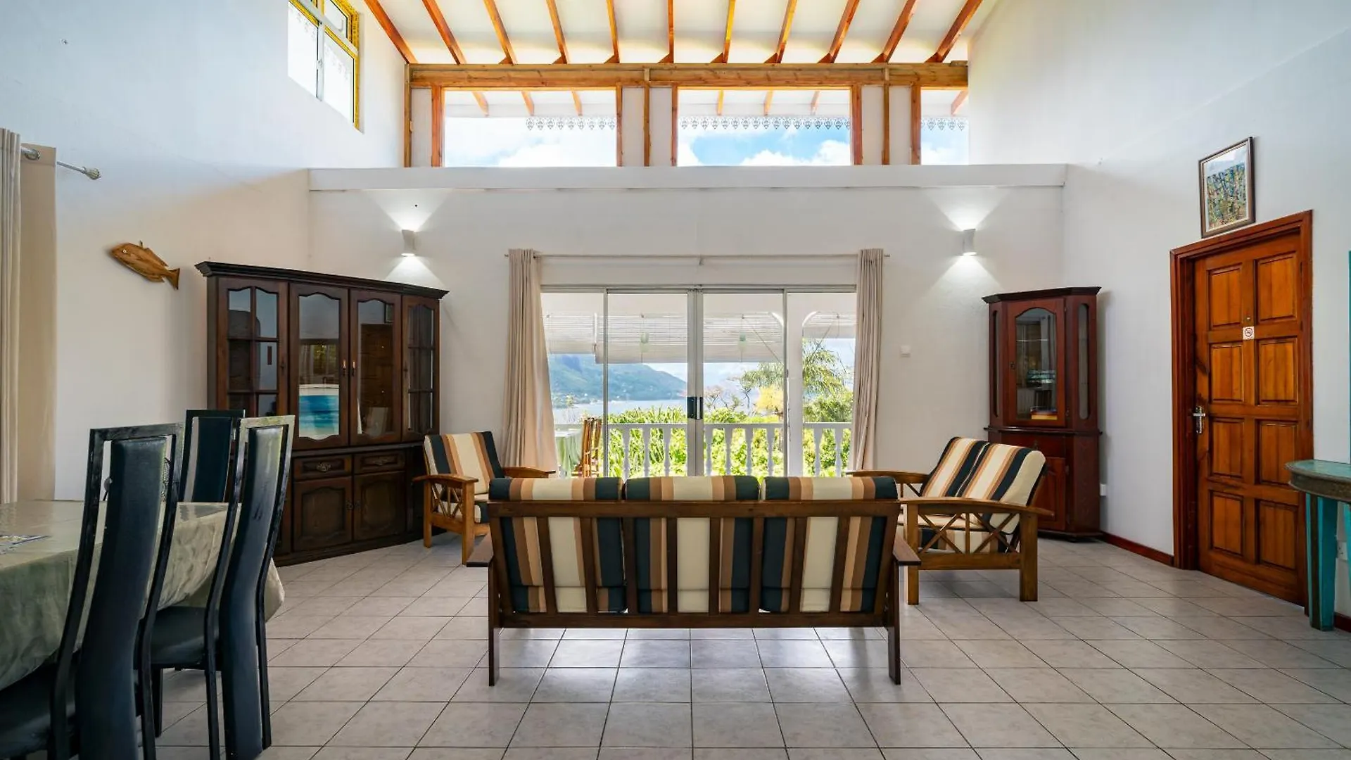 Lemongrass Lodge Beau Vallon   Beau Vallon (Mahe)