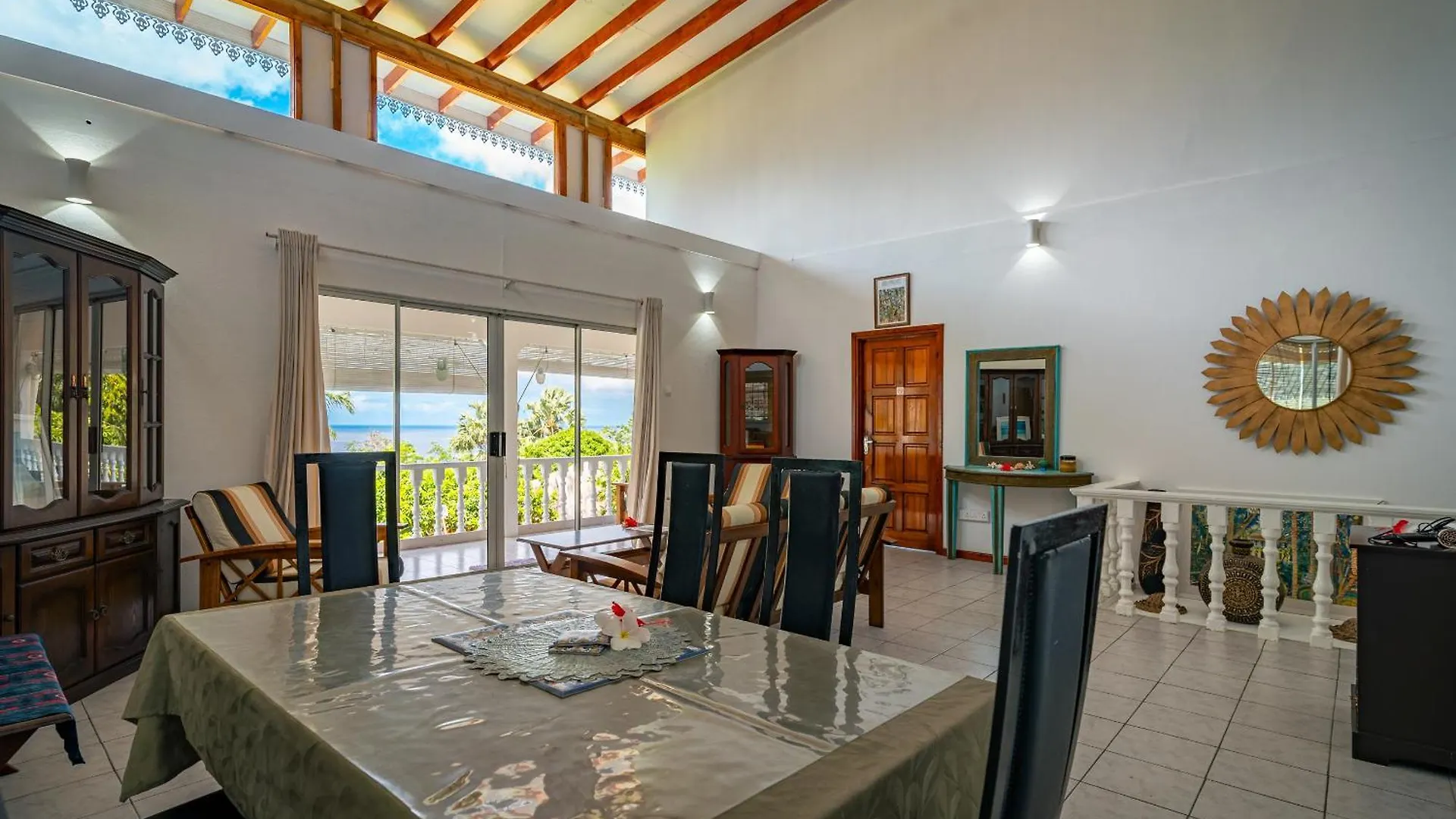 Lemongrass Lodge Beau Vallon  Seychellen